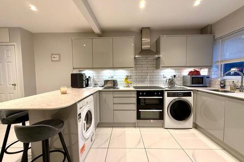 3 bedroom terraced house for sale, Park North, Swindon SN3