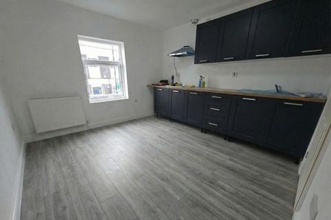 18 bedroom terraced house to rent, Upper High Street, Wednesbury, WS10