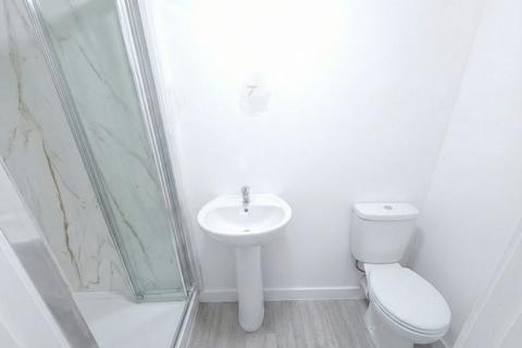 18 bedroom terraced house to rent, Upper High Street, Wednesbury, WS10