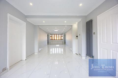 undefined, Fontayne Avenue, Chigwell IG7