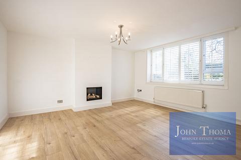 undefined, Cross Road, Woodford Green IG8