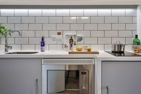 undefined, Silicon Way