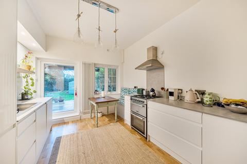 2 bedroom maisonette for sale, Woking Road, Guildford, GU1