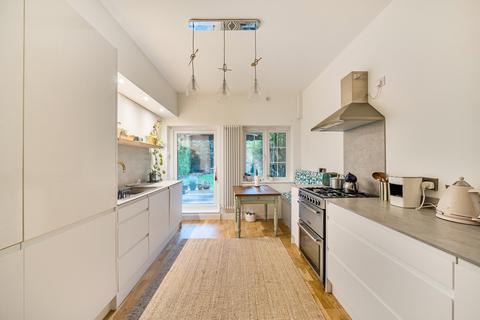 2 bedroom maisonette for sale, Woking Road, Guildford, GU1