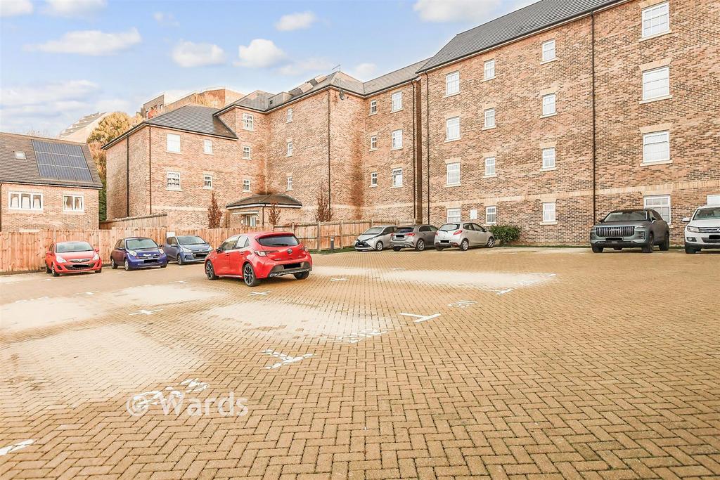 Driveway/Parking