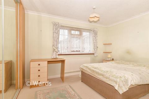 3 bedroom detached house for sale, Wemmick Close, Rochester ME1