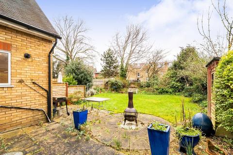 undefined, North Common Road, Ealing, W5