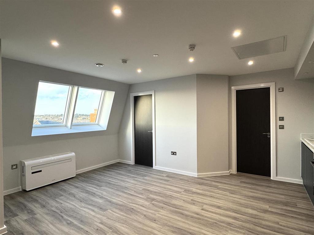 Living area pic 2.jpeg