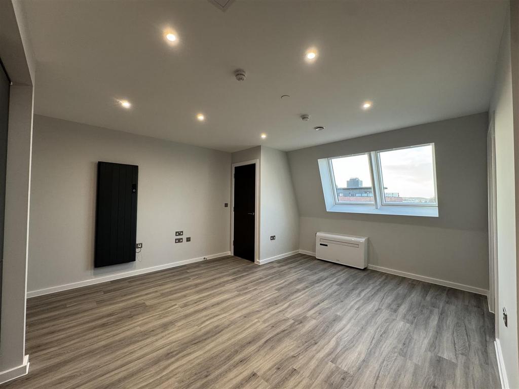 Living area pic 6.jpeg