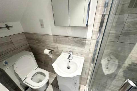 undefined, Stanhope Drive (room 5), West Yorkshire LS18