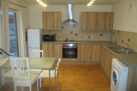 2 bedroom flat to rent, 39 Bellfield Street, ,