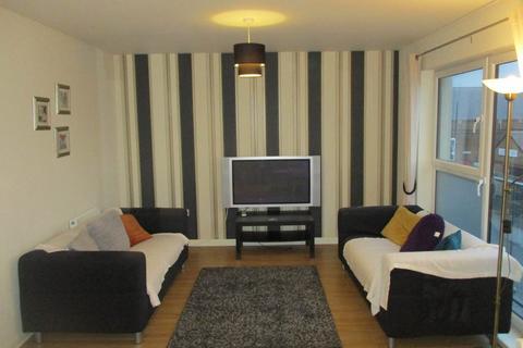 2 bedroom flat to rent, 39 Bellfield Street, ,