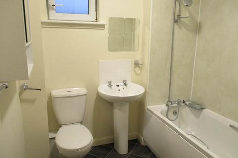 2 bedroom flat to rent, 39 Bellfield Street, ,