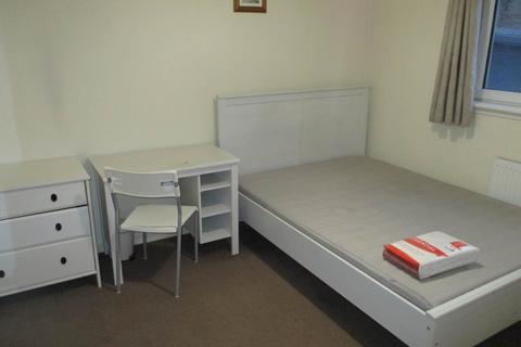 2 bedroom flat to rent, 39 Bellfield Street, ,