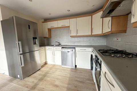 undefined, Primrose Close, Luton, LU3 1EU