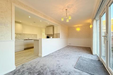 3 bedroom end of terrace house for sale, Grove Road, Houghton Regis, Bedfordshire, LU5 5PF