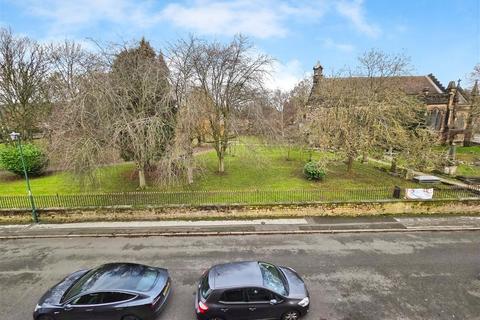 2 bedroom flat for sale, Berkeley Court, Carrington, Nottingham, NG5 2AU