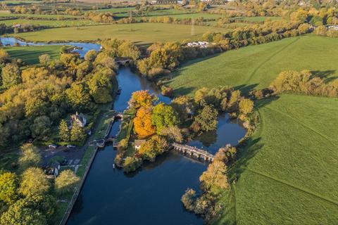 undefined, Eynsham Lock, Swinford, Witney, Oxfordshire, OX29