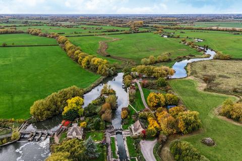 undefined, Rushey Lock, Buckland Marsh, Faringdon, Oxfordshire, SN7