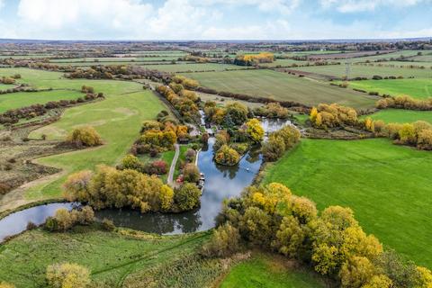 undefined, Rushey Lock, Buckland Marsh, Faringdon, Oxfordshire, SN7