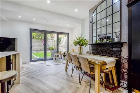undefined, Strathmore Road, London, SW19