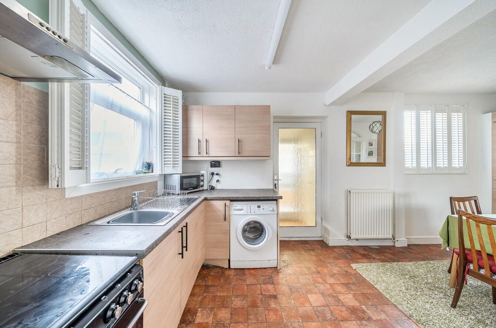 1388705-5-693a9d4...