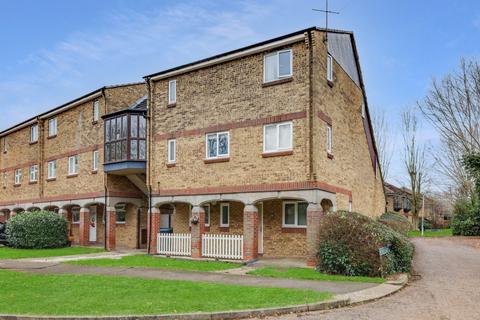 1 bedroom flat for sale, Woodstock Crescent, Laindon, Essex, SS15 6LG
