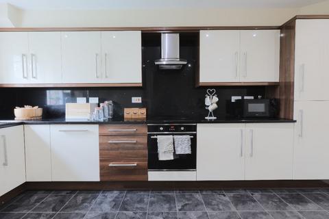 5 bedroom terraced house to rent, Wilkinson Street