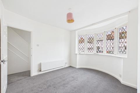 3 bedroom terraced house to rent, Carmelite Road, Harrow HA3