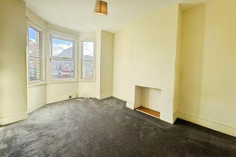 4 bedroom terraced house to rent, Basingstoke Road, Berkshire RG2