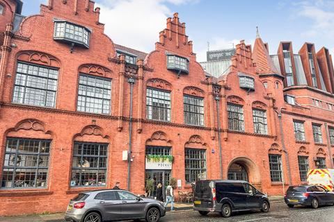 undefined, Liverpool L1