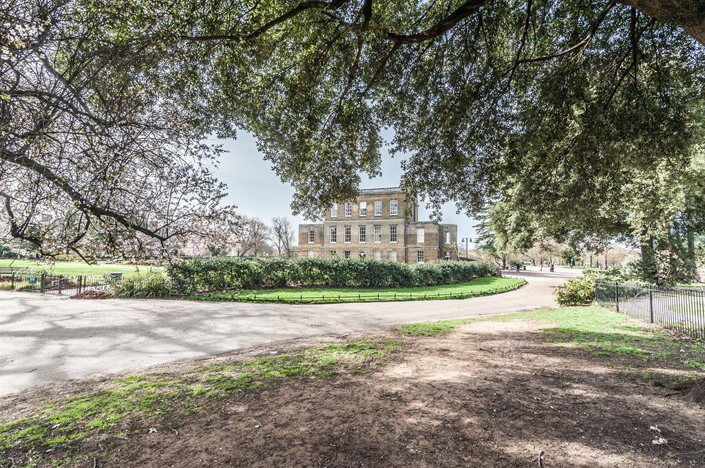 Clissold Park