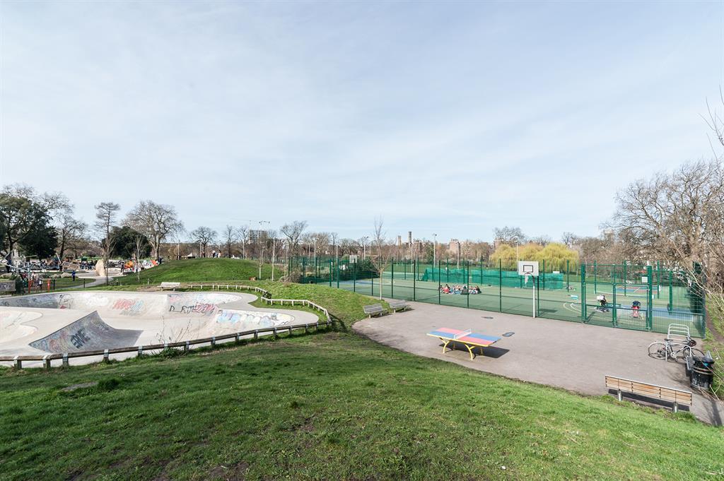 Clissold Park