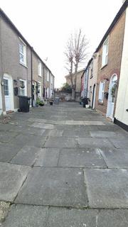 2 bedroom end of terrace house to rent, Wrotham Rd, Gravesend DA11