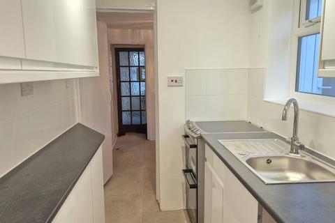 2 bedroom end of terrace house to rent, Wrotham Rd, Gravesend DA11