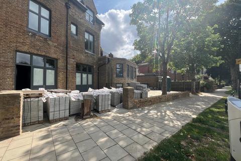 Retail property (high street) to rent, 2 Grove Park Rd London W4 3SG