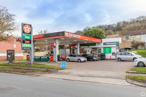 Petrol station to rent, 80 Kings Weston Av Bristol BS11 0AL