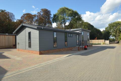 undefined, WEYBRIDGE PARK / MEADOWLANDS PARK - ADDLESTONE / WEYBRIDGE