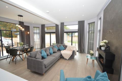 undefined, WEYBRIDGE PARK / MEADOWLANDS PARK - ADDLESTONE / WEYBRIDGE