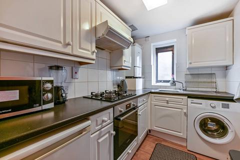 3 bedroom flat to rent, Old London Road, Kingston, Kingston upon Thames, KT2