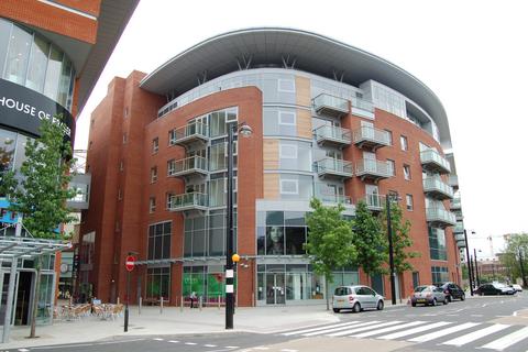 2 bedroom apartment to rent, Desborough Road, Buckinghamshire HP11