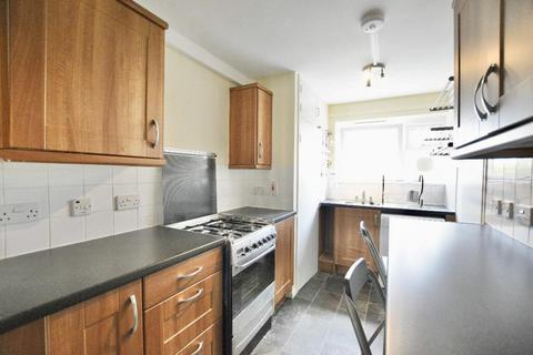 2 bedroom flat for sale, Janson Close, London, E15