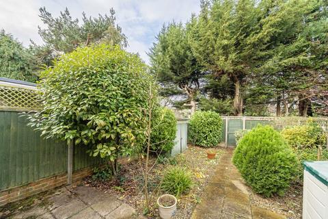 3 bedroom house for sale, Birchwood Grove, Hampton TW12