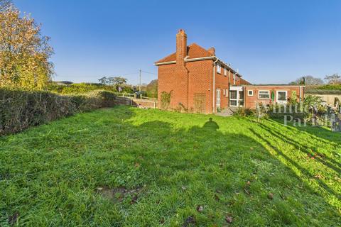undefined, Manor Road, Long Stratton