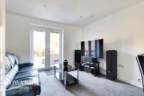 3 bedroom semi-detached house for sale, Kearney Drive, Lowestoft