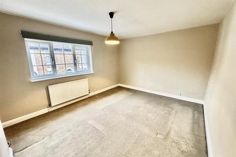 undefined, Cherry Street, Warwick