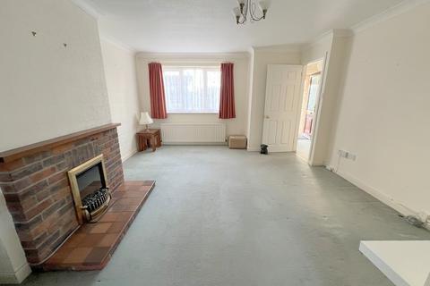 3 bedroom end of terrace house for sale, Ashdown Walk, New Milton, Hampshire. BH25 6TX