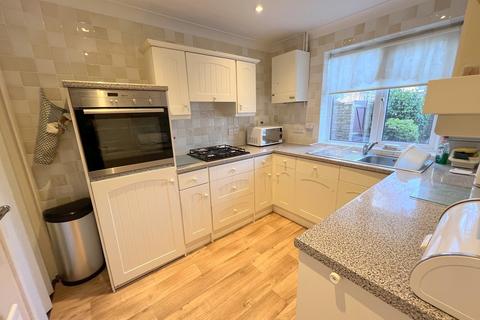3 bedroom end of terrace house for sale, Ashdown Walk, New Milton, Hampshire. BH25 6TX
