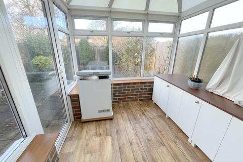 3 bedroom end of terrace house for sale, Ashdown Walk, New Milton, Hampshire. BH25 6TX