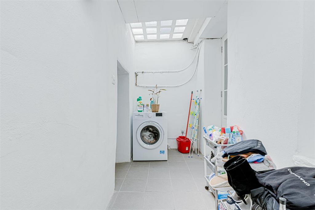 Amwell Street (40).jpg